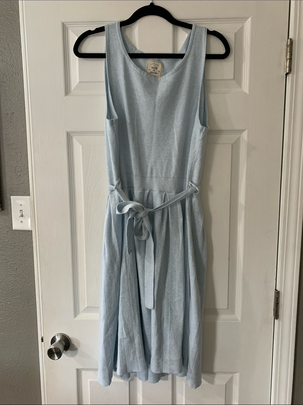 Hope & Henry Organic Cotton Light Blue Sleeveless Midi Dress with Waist Tie
